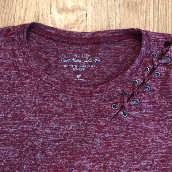 Hollister t-shirt! 👚 - Picture 2 of 5